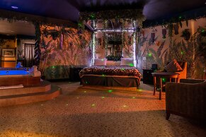 Inn of the Dove Romantic Suites with Jetted Tub & Fireplace