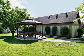 Inn of the Dove Romantic Suites with Jetted Tub & Fireplace