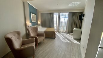 Hotel Orca Praia – Adults Only