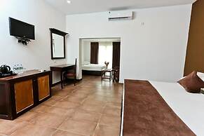 Golden Star Beach Hotel