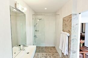 Golden Star Beach Hotel