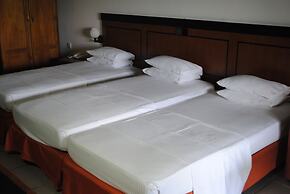 Giritale Hotel