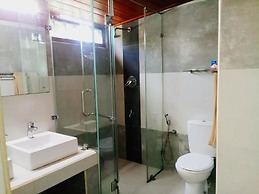 Giritale Hotel