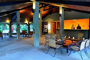 Giritale Hotel