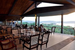 Giritale Hotel