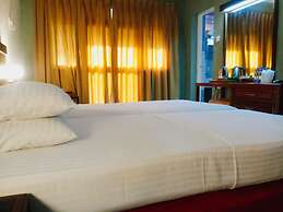 Giritale Hotel