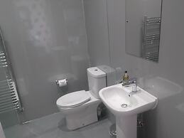 Heathcliff House, Exclusively for Adults, Free Large Car Park