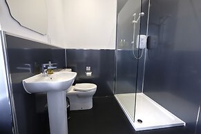 Heathcliff House, Exclusively for Adults, Free Large Car Park