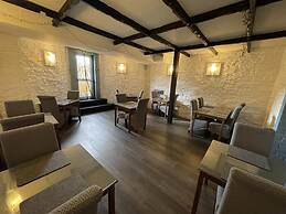 Heathcliff House, Exclusively for Adults, Free Large Car Park