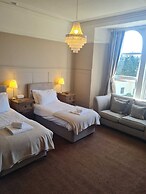 Heathcliff House, Exclusively for Adults, Free Large Car Park