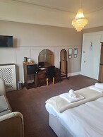 Heathcliff House, Exclusively for Adults, Free Large Car Park