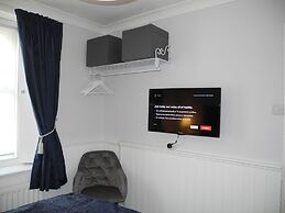 Heathcliff House, Exclusively for Adults, Free Large Car Park