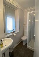 Heathcliff House, Exclusively for Adults, Free Large Car Park