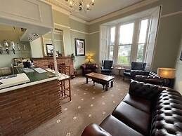 Heathcliff House, Exclusively for Adults, Free Large Car Park