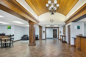 Quality Inn and Suites Monterey, TN - Crossville, TN