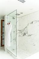 Shangri-La Vancouver