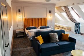 THE HOTEL FITZGERALD