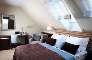 THE HOTEL FITZGERALD