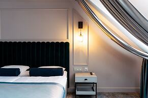 THE HOTEL FITZGERALD