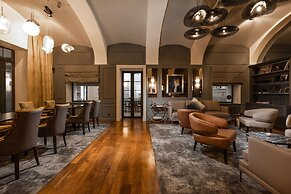 THE HOTEL FITZGERALD