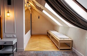 THE HOTEL FITZGERALD