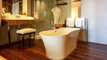 Blue Margouillat Seaview Hotel