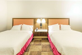 Hampton Inn Garden City