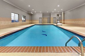 La Quinta Inn & Suites by Wyndham Deer Park