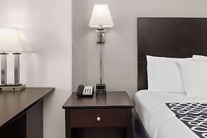 La Quinta Inn & Suites by Wyndham Deer Park
