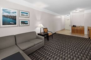 La Quinta Inn & Suites by Wyndham Deer Park