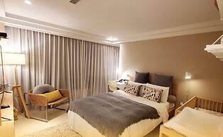 Yomi Hotel - MRT Shuanglian Station