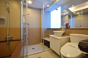 Yomi Hotel - MRT Shuanglian Station