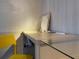 Yomi Hotel - MRT Shuanglian Station