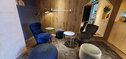 Yomi Hotel - MRT Shuanglian Station