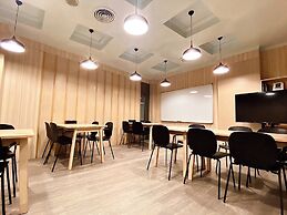 Yomi Hotel - MRT Shuanglian Station