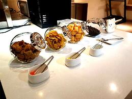 Yomi Hotel - MRT Shuanglian Station