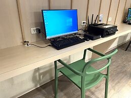 Yomi Hotel - MRT Shuanglian Station