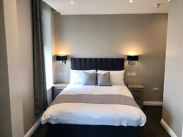 The Raven Hotel - Inn