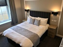 The Raven Hotel - Inn