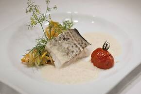 Hôtel Restaurant & SPA Plaisir