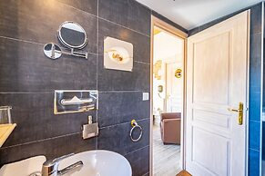 Hôtel Restaurant & SPA Plaisir