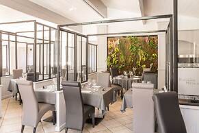 Hôtel Restaurant & SPA Plaisir