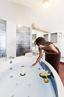 Hôtel Restaurant & SPA Plaisir