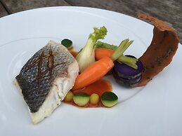 Hôtel Restaurant & SPA Plaisir