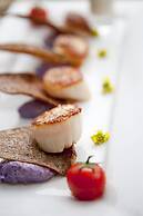 Hôtel Restaurant & SPA Plaisir