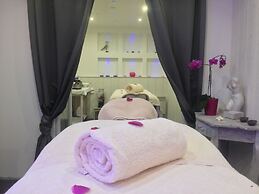 Hôtel Restaurant & SPA Plaisir