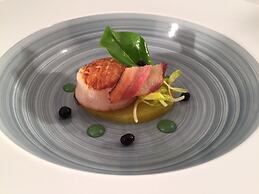 Hôtel Restaurant & SPA Plaisir