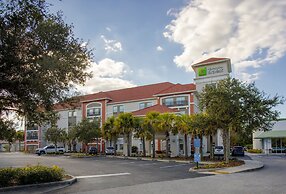 Holiday Inn Express Tampa N I-75 - University Area by IHG