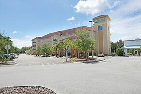 Holiday Inn Express Tampa N I-75 - University Area by IHG