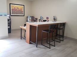 Holiday Inn Express Tampa N I-75 - University Area by IHG